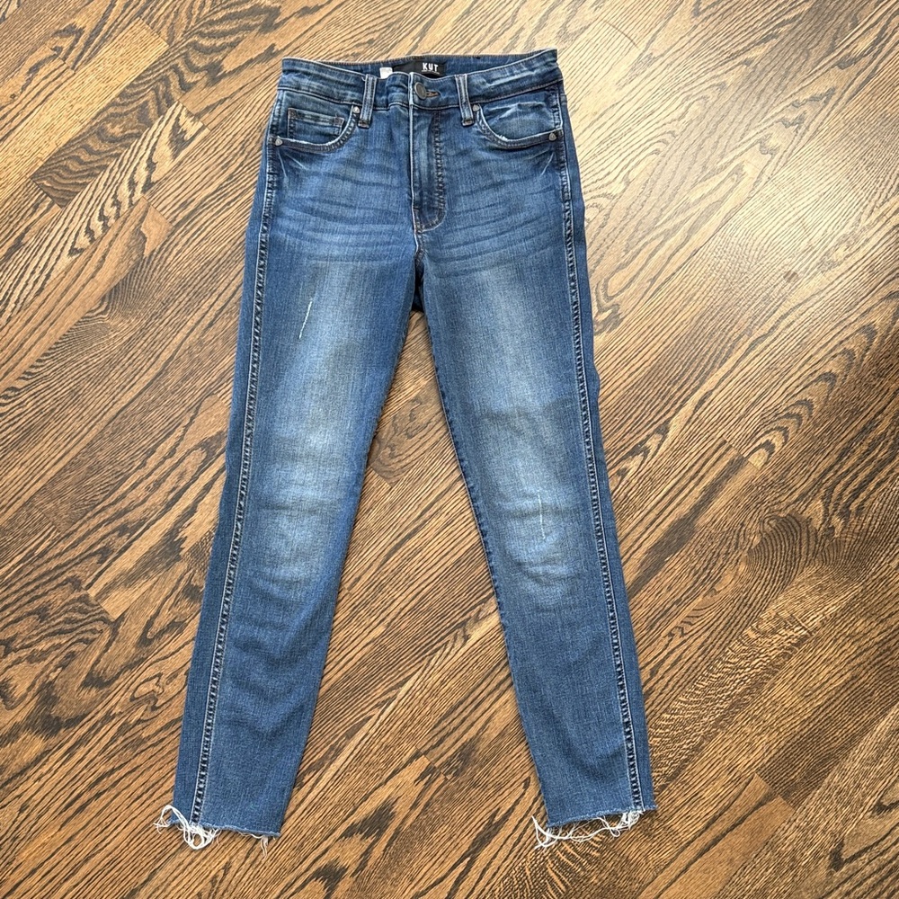 Kut from the Kloth Dark Blue Skinny Jeans. Women’s size 0. Great pair of jeans!